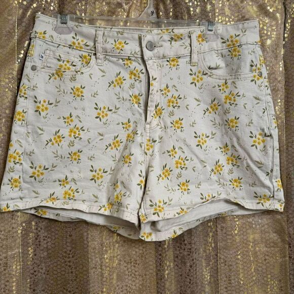 Judy Blue Boho White Yellow Floral Flower Print Stretchy Jean Shorts XL - Picture 1 of 9